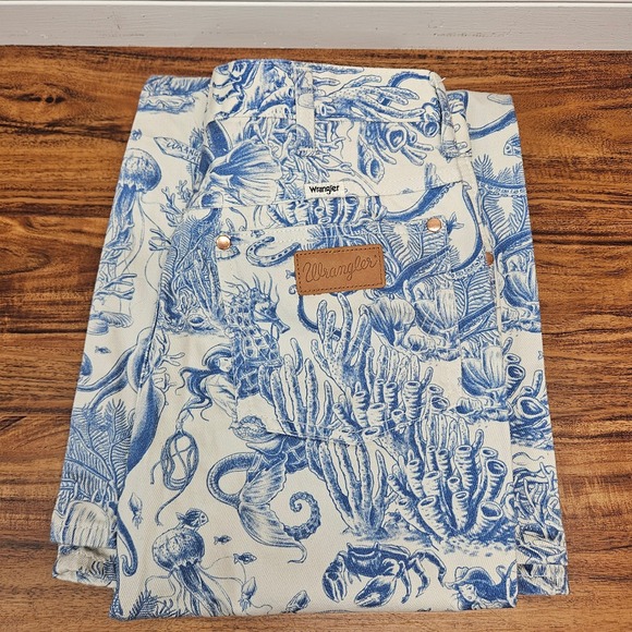 Wrangler Denim - Wrangler Wanderer High Rise Flare Jeans Blue Sea Life Toile Print 29x34 Western
